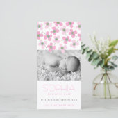Sweet Pink Daisies Baby Girl Birth Aankondiging (Staand voorkant)