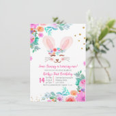 Sweet Pink Floral Bunny 1st Birthday Kaart (Staand voorkant)