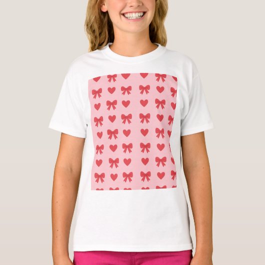 Sweet Pink Hearts & Bows Pattern T-shirt (Voorkant)