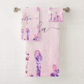 Sweet Pink Paars Glitter Driving Girly Monogram Bad Handdoek (Insitu)