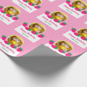 Sweet Pink Schattigee Aardbei Meisje Foto Verjaard Cadeaupapier