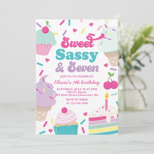 Sweet Sassy en Seven Ice Cream and Cake Verjaardag Kaart (Staand voorkant)