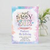 Sweet Sassy en Six tie kleurstof verjaardagsuitnod Kaart (Staand voorkant)