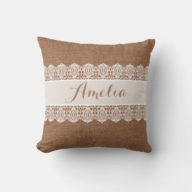 Sweet Script - Faux Burlap en Lace Monogram Kussen (Voorkant)