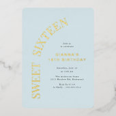 Sweet Sixteen | Lichtblauw en goud 16e verjaardag Folie Uitnodiging (Voorkant)