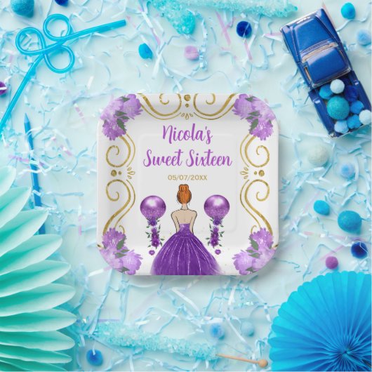 Sweet Sixteen Red Hair Princess in het Paarse Papieren Bordje (Feest)