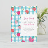 Sweet Strawberry Gingham Baby shower Invitation Kaart (Staand voorkant)