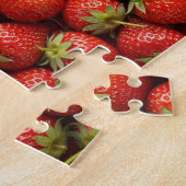 Sweet Summer Harvest: Luscious Strawberry Patch Legpuzzel (Zijkant)