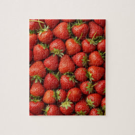 Sweet Summer Harvest: Luscious Strawberry Patch Legpuzzel