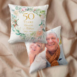 Sweet Summer Rozen Garland 50th Jubileum Foto Kussen<br><div class="desc">Met een delicate waterverf bloemetjesland,  kan deze botanische 50ste trouwdag keepomwille pillow gepersonaliseerd worden met je speciale verjaardagsinformatie in elegante goudtekst en je foto aan de achterkant. Ontworpen door: Thisnotme©</div>