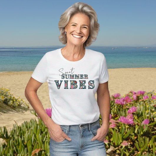 Sweet Summer Vibes - Bloementypografie T-shirt