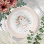 Sweet Swaddled Oh Baby Floral Girl Baby shower Papieren Bordje<br><div class="desc">Het liefste meisje zwaaide in haar luie deken en lag op een bed van prachtige,  wazige roze bloemen en grijs in dit "Oh Baby" composietontwerp voor Baby showers.</div>