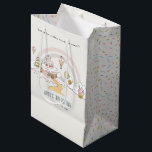 Sweet Time Snoep Kute Pastel Kids Birthday Medium Cadeauzakje<br><div class="desc">Het is een Elegant Simple Scetchy waterverf Illustration of pastel snoep land,  cupcake hot air ballonnen,  snoepjes en regenboog,  perfect voor je kleine verjaardagsfeestje. Het is zeer gemakkelijk om,  met uw persoonlijke details aan te passen. Als u een ander bijpassend product of aanpassing nodig hebt,  bericht dan via Zazzle.</div>