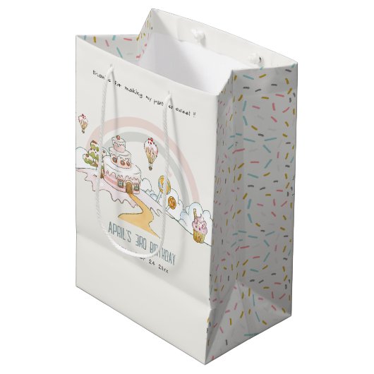 Sweet Time Snoep Kute Pastel Kids Birthday Medium Cadeauzakje (Voorkant Gekanteld)