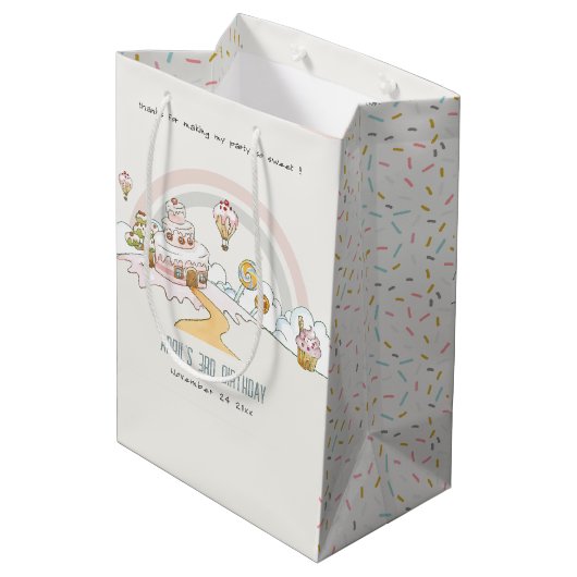 Sweet Time Snoep Kute Pastel Kids Birthday Medium Cadeauzakje (Achterkant Gekanteld)