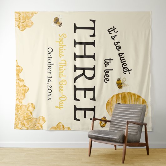 Sweet To Bee Three Third Birthday Bees Honeycomb Wandkleed (In Situ (horizontaal))