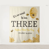 Sweet To Bee Three Third Birthday Bees Honeycomb Wandkleed (Voorkant)