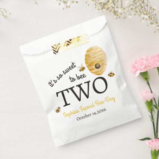 Sweet To Bee Two Second Birthday Bees Honeycomb Bedankzakje (Gezegeld)