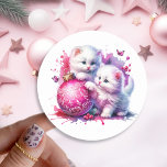 Sweet White Kittens Christmas Ronde Sticker<br><div class="desc">Kerst stickers met een roze thema. Twee kleine witte pluizige kittens spelen met een roze sprankelende kerstversiering.</div>