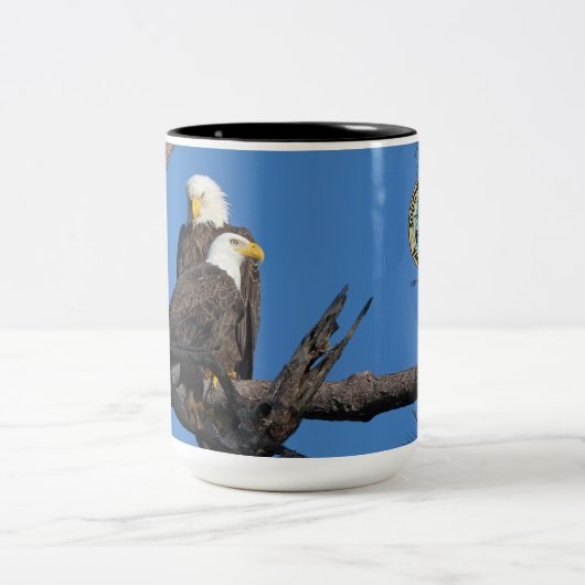 SWFEC - M15 & F23 - Een nieuw paar in het nest Tweekleurige Koffiemok (Center)