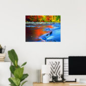 Swift River reflecterende herfstkleuren Poster (Thuiskantoor)