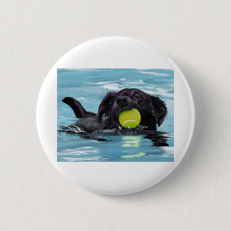 Swimming Black Lab Ronde Button 5,7 Cm