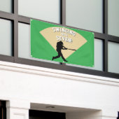 Swingen naar een honkbal verjaardag spandoek (Buitenkant Gebouw)
