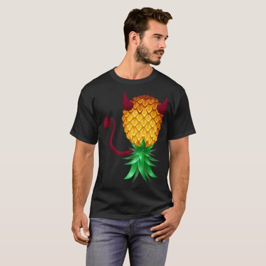 Swinger ondersteboven Bad Pineapple Devil Horn T-shirt (Voorkant volledig)