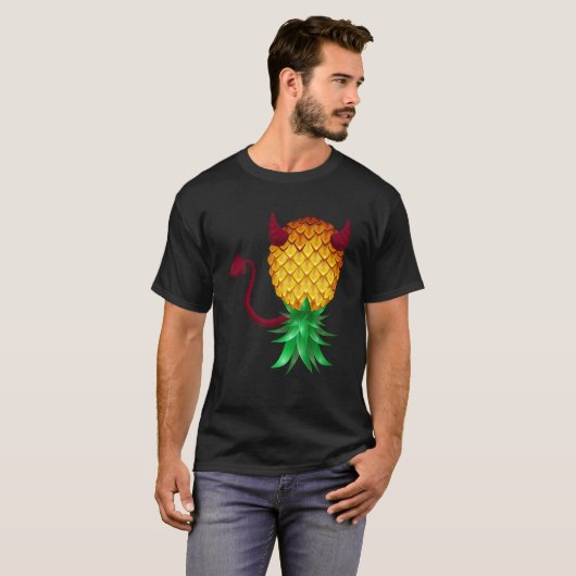 Swinger ondersteboven Bad Pineapple Devil Horn T-shirt (Voorkant volledig)