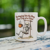 Swinging Skeleton Coffee Mok