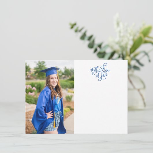 Swirly Script Dank u Afstuderen fotokaart Bedankkaart (Staand voorkant)
