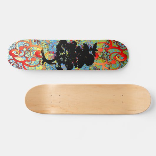 Swirly Tree met Vogels Skateboard (Horizontaal)