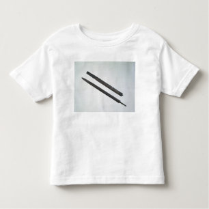 Sword and sheath uit La Tene, Zwitserland Kinder Shirts