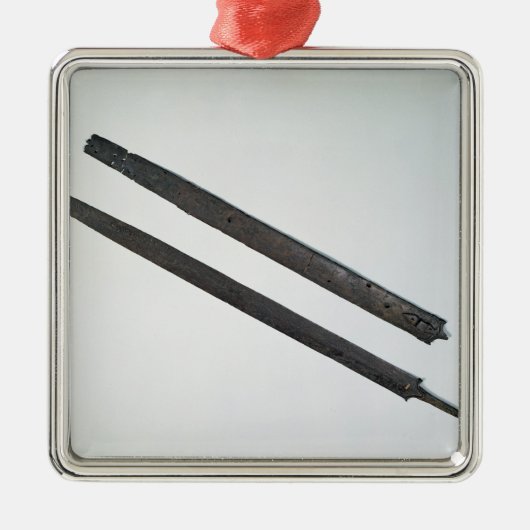 Sword and sheath uit La Tene, Zwitserland Metalen Ornament (Voorkant)