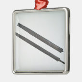 Sword and sheath uit La Tene, Zwitserland Metalen Ornament (Links)