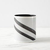 Sword and sheath uit La Tene, Zwitserland Tweekleurige Koffiemok (Center)