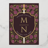 Sword & Shield Medieval Fantasy Monogram Weddensch Folie Uitnodiging (Achterkant)