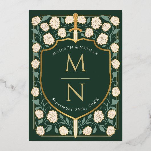Sword & Shield Medieval Fantasy Monogram Weddensch Folie Uitnodiging (Achterkant)
