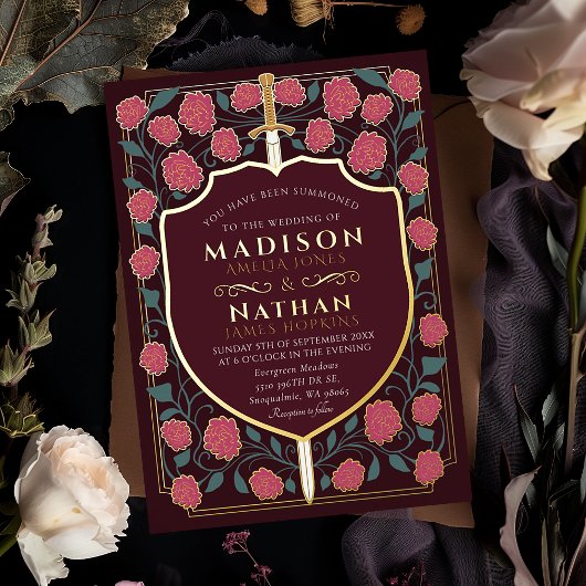 Sword & Shield Medieval Fantasy Monogram Weddensch Folie Uitnodiging