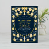 Sword & Shield Medieval Fantasy Monogram Weddensch Folie Uitnodiging (Staand Voorkant)