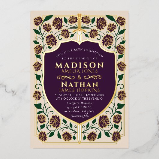 Sword & Shield Medieval Fantasy Monogram Weddensch Folie Uitnodiging (Voorkant)