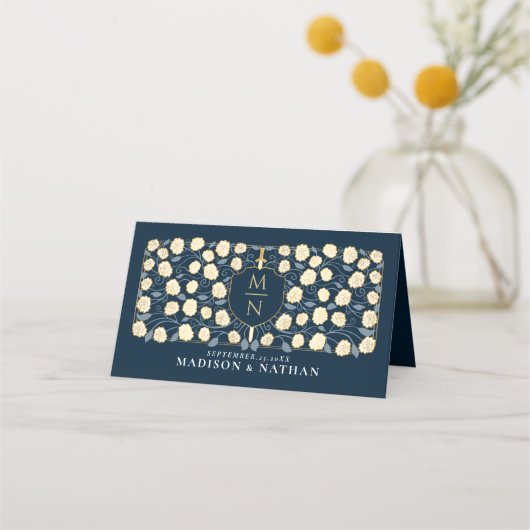 Sword & Shield Medieval Fantasy Monogram Weddensch Plaatskaartje (Achterkant)