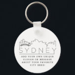 Sydney | Aangepaste slogan voor de stijlvolle Skyl Sleutelhanger<br><div class="desc">Een unieke sleutelketen die de prachtige en gastvrije stad Sydney in Australië vertegenwoordigt. Deze sleutelhanger bevat een gestileerde illustratie van de unieke skyline van de stad met de naam eronder. Onder de stadsnaam bevindt zich een plek voor je unieke slogan of verklaring over je favoriete stad.</div>
