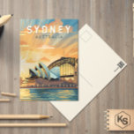 Sydney Australië Travel Art Vintage Briefkaart<br><div class="desc">Sydney retro vector reisontwerp. Sydney,  de hoofdstad van Nieuw-Zuid-Wales en een van de grootste steden van Australië,  is het best bekend om zijn havenfront Sydney Opera House,  met een onderscheidend zeil-achtig ontwerp.</div>