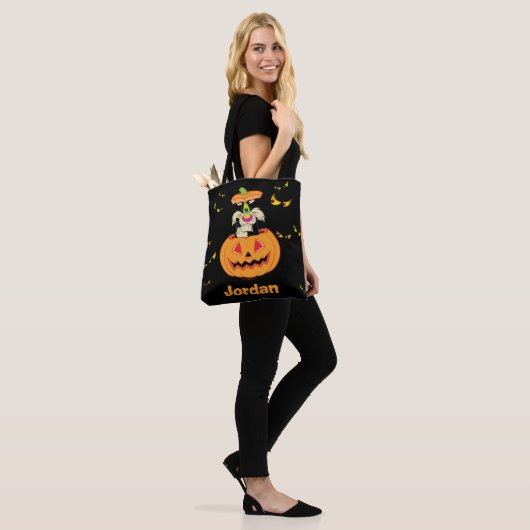 SYLVESTER™ Hiding in een Jack-o-Lantern Tote Bag (Op model)