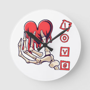 Symbolische liefde skelet hand geeft hart ronde klok