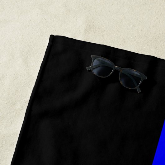 Symbolische Thin Blue Line grafisch op een Strandlaken (In situ)