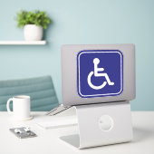 Symbool gehandicapten rolstoel voertuig sticker (Laptop op bureau)