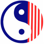 Symbool Red White en Blue Yin Yang Fotobeeldje Ornament<br><div class="desc">Yin en Yang zijn twee tegenpolen die in harmonie samenwerken. Dit vredige zen-symbool is blauw met rode en witte strepen. Het Red White en Blue Yin Yang Ornament is een uniek martial arts of yogapadeau voor een verjaardagsfeest,  vakantie of riemrang promotietest.</div>