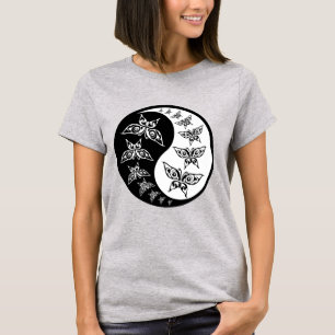 Symbool van Yin Yang met botervliegen T-shirt
